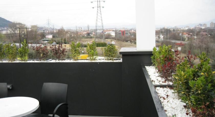 Domus Aparthotel Skopje Exterior photo